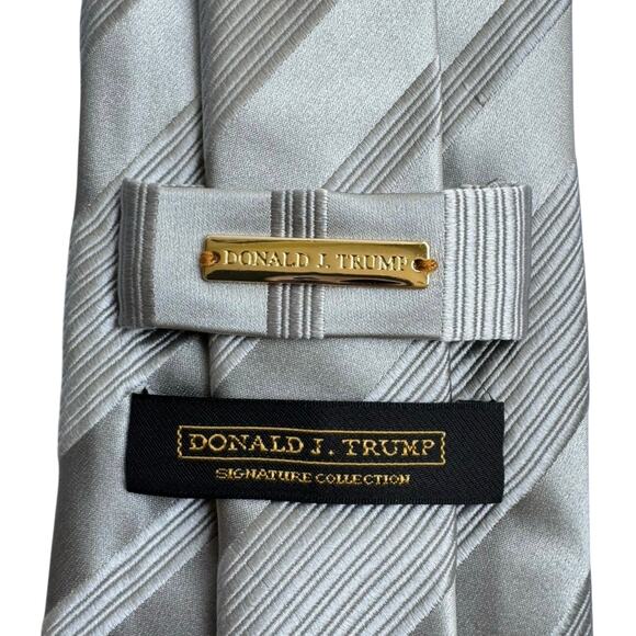 Donald J. Trump Other - Donald J Trump Signature Collection Mens Neck Tie Gray 100% Silk Luxury Gold Bar